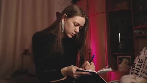 Snapshot of adelin_maxwell chatting on 03-09-25, 02:21 Lina online show from 03-09-25, 02:21