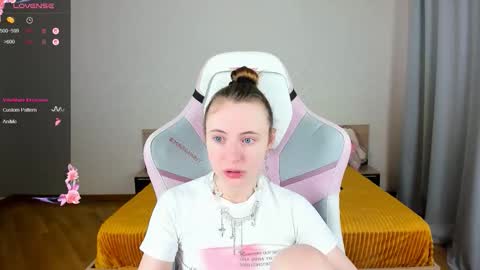 Adelina online show from 10-26-25, 11:16