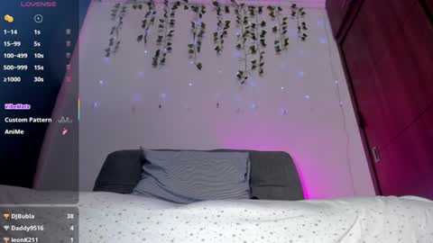 Snapshot of adelinaconte1 chatting on 06-12-26, 05:23 adelinaconte1 online show from 06-12-26, 05:23