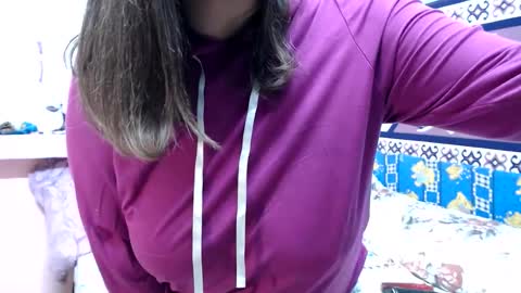 Snapshot of adelinemilf chatting on 02-17-26, 11:40 adelinemilf online show from 02-17-26, 11:40