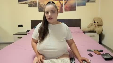 Adellineee online show from 05-31-26, 08:43