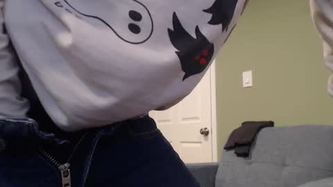 Snapshot of adequate_cock chatting on 10-31-25, 07:37 adequate_cock online show from 10-31-25, 07:37