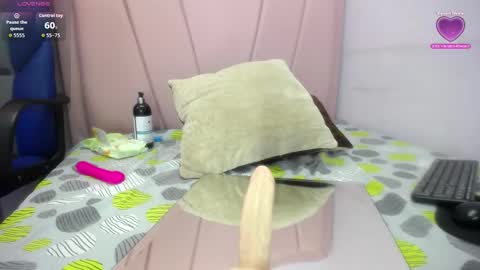 Snapshot of adharaebony chatting on 09-18-25, 10:23 Adhara online show from 09-18-25, 10:23