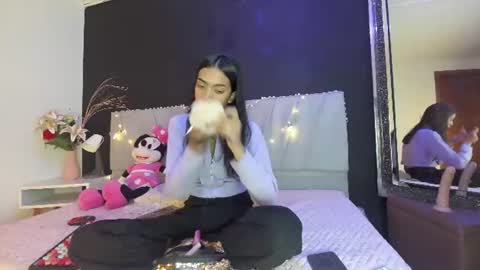 Snapshot of adharaharper chatting on 06-14-26, 01:46 Adhara online show from 06-14-26, 01:46