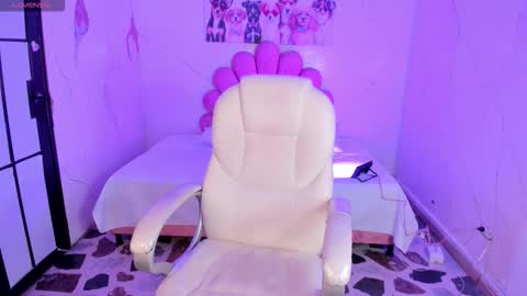 Snapshot of adharasweet1 chatting on 12-14-25, 05:24 AdharaSweet online show from 12-14-25, 05:24