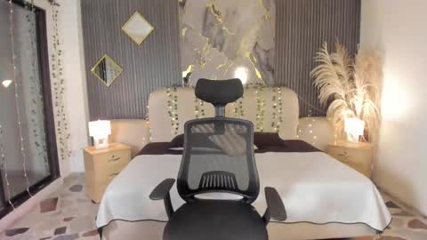 Snapshot of adharasweet1 chatting on 02-09-26, 06:17 AdharaSweet online show from 02-09-26, 06:17