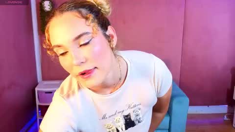 Snapshot of adharawo chatting on 03-26-26, 01:44 Adhara online show from 03-26-26, 01:44