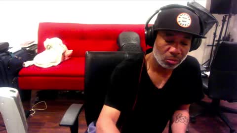 Snapshot of adick_ting chatting on 12-26-24, 02:33 adick_ting online show from 12-26-24, 02:33