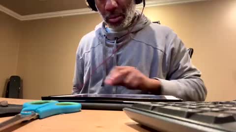 Snapshot of adick_ting chatting on 01-16-25, 01:16 adick_ting online show from 01-16-25, 01:16