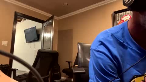 Snapshot of adick_ting chatting on 11-04-25, 01:32 adick_ting online show from 11-04-25, 01:32