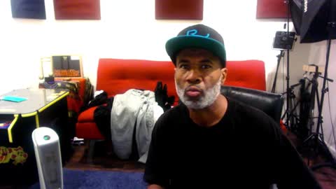 Snapshot of adick_ting chatting on 11-17-25, 02:56 adick_ting online show from 11-17-25, 02:56