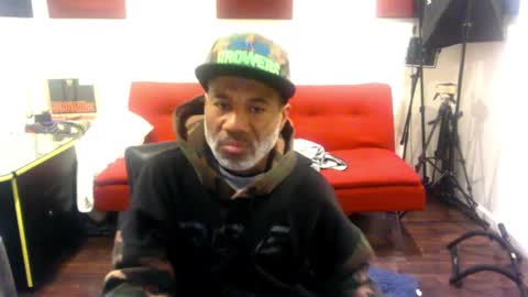 Snapshot of adick_ting chatting on 12-14-25, 03:45 adick_ting online show from 12-14-25, 03:45