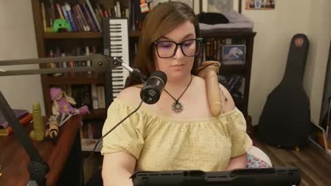 adobe_angel304 online show from 01-03-25, 02:10