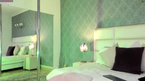 Adonis  online show from 12-22-25, 09:01