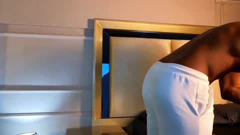 Snapshot of adonisknigh chatting on 01-22-25, 01:00 Adonis Knight online show from 01-22-25, 01:00