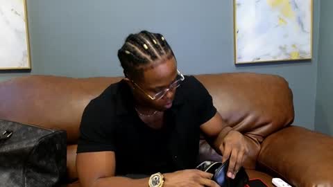 Snapshot of adonisknigh chatting on 01-30-25, 12:06 Adonis Knight online show from 01-30-25, 12:06