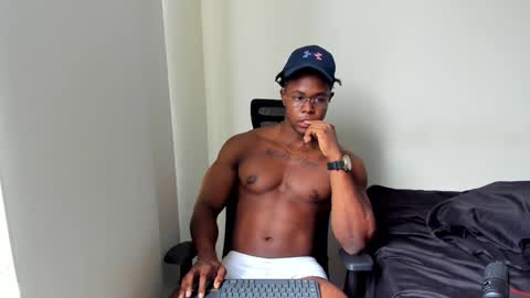 Snapshot of adonisknigh chatting on 02-05-25, 10:01 Adonis Knight online show from 02-05-25, 10:01