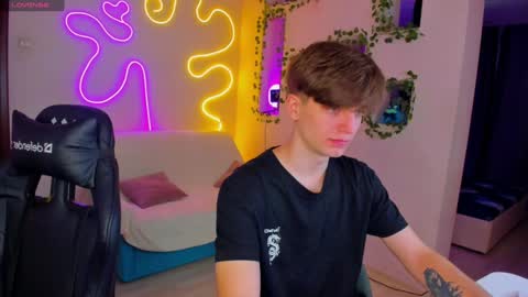 adrean_sofi online show from 01-21-25, 05:20