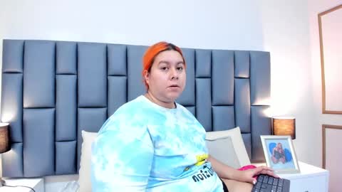 Snapshot of adreeaperez1 chatting on 01-27-25, 11:32 ANDREA PEREZ online show from 01-27-25, 11:32