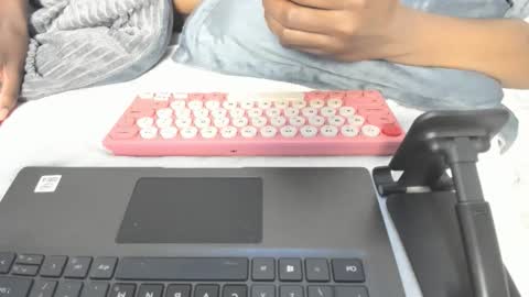 Snapshot of adrena_ross chatting on 11-19-25, 02:11 Andrena online show from 11-19-25, 02:11