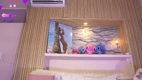 Adri crof online show from 07-22-26, 04:04
