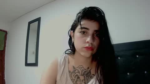 Snapshot of adri_gomez1 chatting on 10-07-25, 07:05 online show from 10-07-25, 07:05