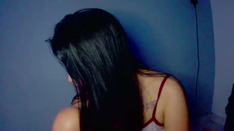 Snapshot of adri_gomez1 chatting on 10-10-25, 03:27 online show from 10-10-25, 03:27