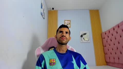 adri_sexboy229 online show from 10-22-25, 07:19