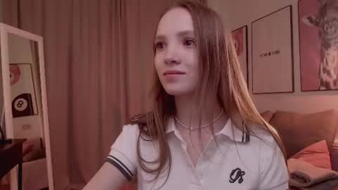 Snapshot of adria_arjona chatting on 06-27-26, 07:57 Eva online show from 06-27-26, 07:57