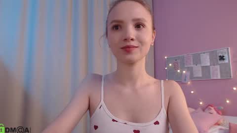 Snapshot of adria_arjona chatting on 07-04-26, 01:12 Eva online show from 07-04-26, 01:12