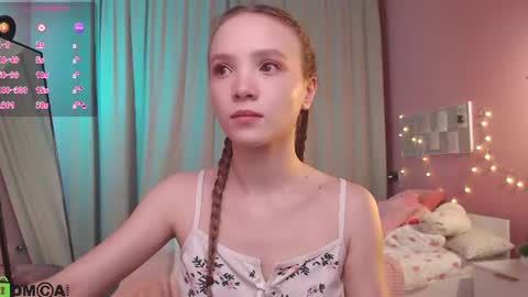 Snapshot of adria_arjona chatting on 07-23-26, 03:04 Eva online show from 07-23-26, 03:04