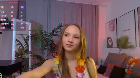 Snapshot of adria_arjona chatting on 08-08-26, 01:19 Eva online show from 08-08-26, 01:19