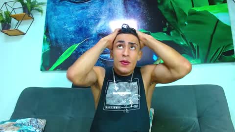 Snapshot of adrian_rae chatting on 01-22-25, 11:45 online show from 01-22-25, 11:45