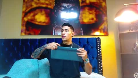 Snapshot of adrian_rae chatting on 02-25-25, 11:41 online show from 02-25-25, 11:41