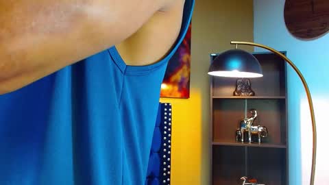 Snapshot of adrian_rae chatting on 02-25-25, 03:38 online show from 02-25-25, 03:38