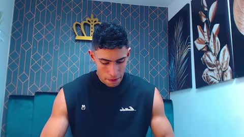 Snapshot of adrian_rae chatting on 03-06-25, 11:47 online show from 03-06-25, 11:47