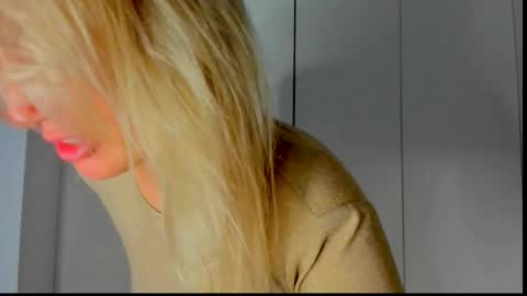 Snapshot of adriana_coy_ chatting on 06-07-26, 02:27 Adriana online show from 06-07-26, 02:27