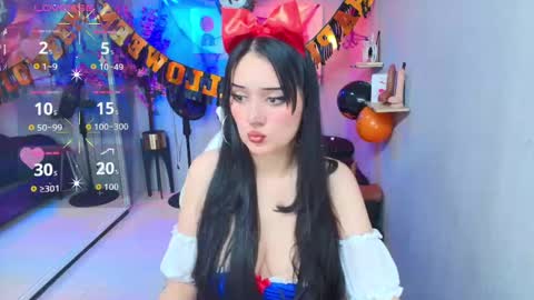 Adri  online show from 10-31-25, 12:06