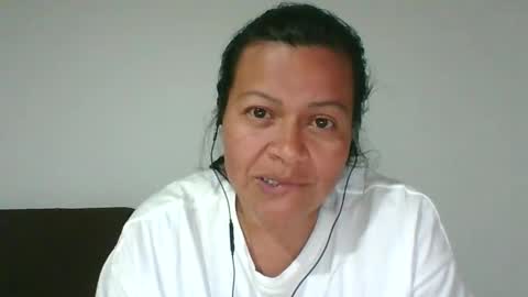 Snapshot of adrianagogo18 chatting on 03-06-25, 03:35 adrianagogo18 online show from 03-06-25, 03:35