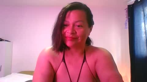 Snapshot of adrianagogo18 chatting on 10-05-25, 01:53 adrianagogo18 online show from 10-05-25, 01:53