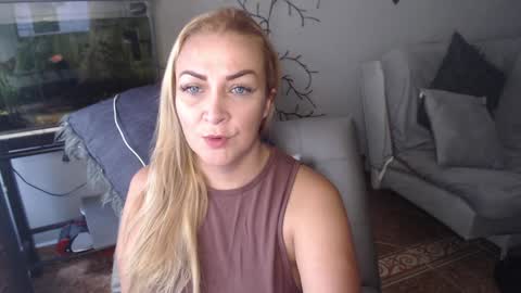 Adriana Paredes  online show from 01-28-25, 12:43