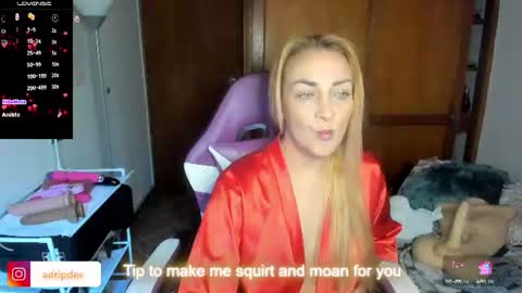 Snapshot of adrianapdes chatting on 06-11-26, 11:41 Adriana Paredes online show from 06-11-26, 11:41