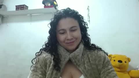 Snapshot of adrianatellez chatting on 10-01-25, 01:39 Adriana Tellez online show from 10-01-25, 01:39