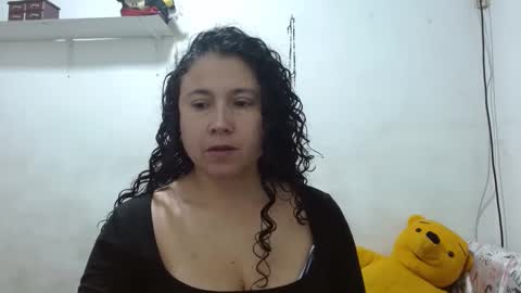 Snapshot of adrianatellez chatting on 10-03-25, 01:41 Adriana Tellez online show from 10-03-25, 01:41
