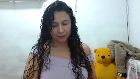 Snapshot of adrianatellez chatting on 10-06-25, 01:08 Adriana Tellez online show from 10-06-25, 01:08