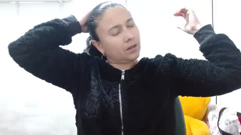 Snapshot of adrianatellez chatting on 10-10-25, 06:40 Adriana Tellez online show from 10-10-25, 06:40