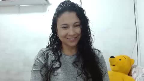 Snapshot of adrianatellez chatting on 10-11-25, 02:04 Adriana Tellez online show from 10-11-25, 02:04