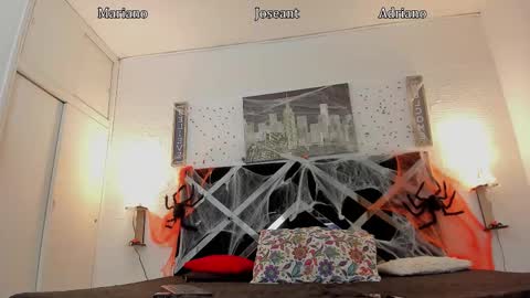 Snapshot of adriano_bigcock chatting on 10-27-25, 04:49 Adrian online show from 10-27-25, 04:49