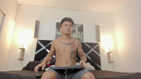 Snapshot of adriano_bigcock chatting on 11-26-25, 03:07 Adrian online show from 11-26-25, 03:07