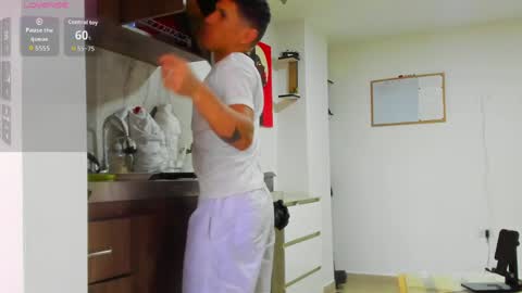 Snapshot of adriano_bigcock chatting on 04-01-26, 01:41 Adrian online show from 04-01-26, 01:41